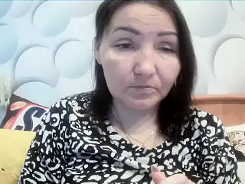 ClaireSunset online show from April 26, 5:54 pm