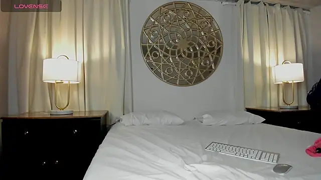 Belliinda 21 online show from November 26, 7:48 pm