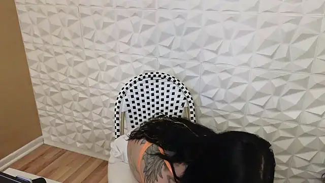 Snapshot of TexasTattooedHouseWife chatting on September 19, 3:22 pm TexasTattooedHouseWife online show from September 19, 3:22 pm