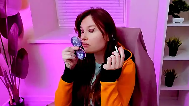 CarolGiggly online show from April 23, 12:29 pm