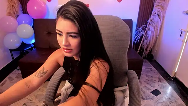 lunaalynch online show from April 9, 8:03 pm