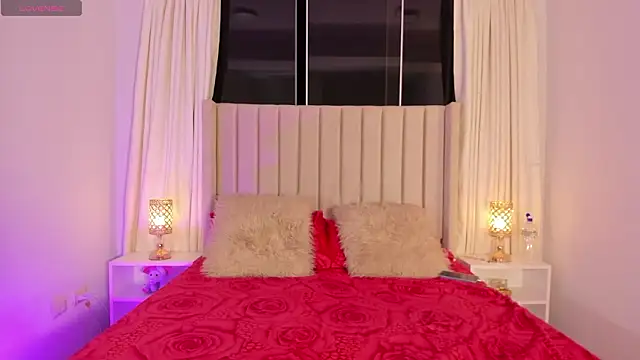 Aliison Smith online show from March 29, 4:11 am