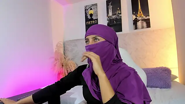 naomiii   online show from April 25, 12:41 pm