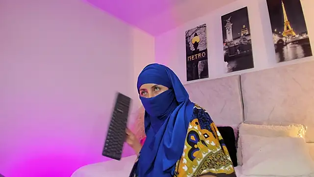 naomiii   online show from April 22, 11:51 am