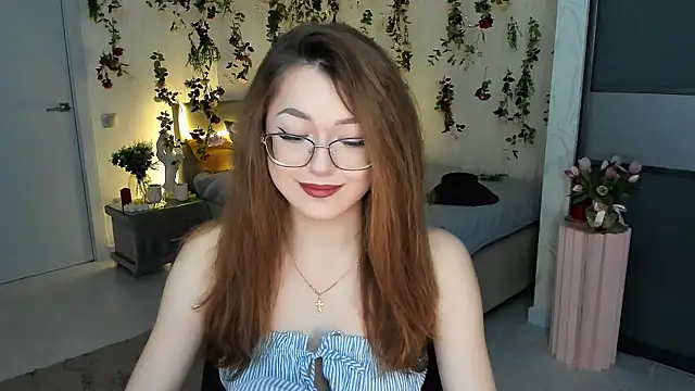 SereneFlame online show from April 22, 4:04 pm