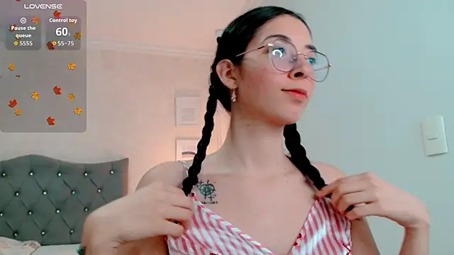 Snapshot of brooklove_doll chatting on October 5, 3:22 am brooklove doll online show from October 5, 3:22 am