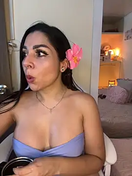 Cianuroom online show from October 22, 8:03 pm