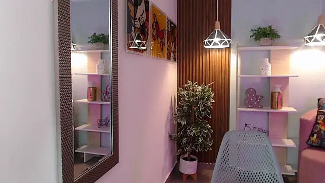 Dalila Sky online show from April 25, 6:05 pm