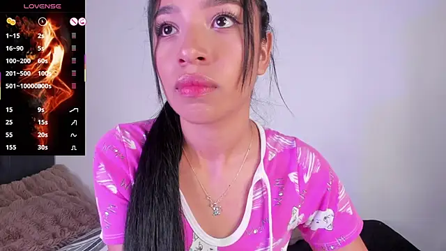 lillielover16 online show from April 22, 11:35 pm