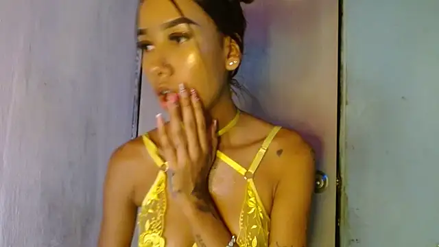 dulcelatina222 online show from March 20, 5:12 am