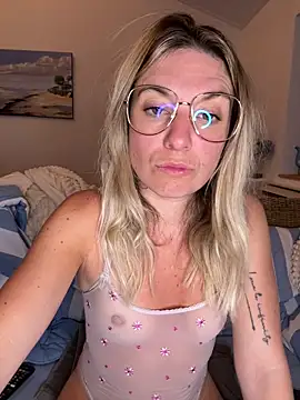 carlaaa online show from June 9, 9:36 pm