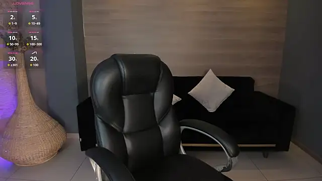 ValeriaRoldanX online show from April 23, 12:01 pm