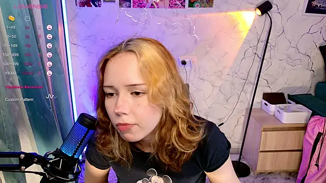 812sunflowerinahat online show from April 6, 2:07 pm