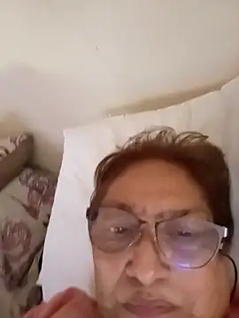 florecita69 online show from November 13, 7:57 pm