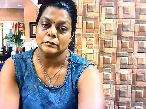 Snapshot of indianCherryPie chatting on October 12, 6:27 am indianCherryPie online show from October 12, 6:27 am