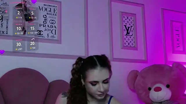 Snapshot of Abby__White chatting on October 9, 4:33 pm Abby White online show from October 9, 4:33 pm