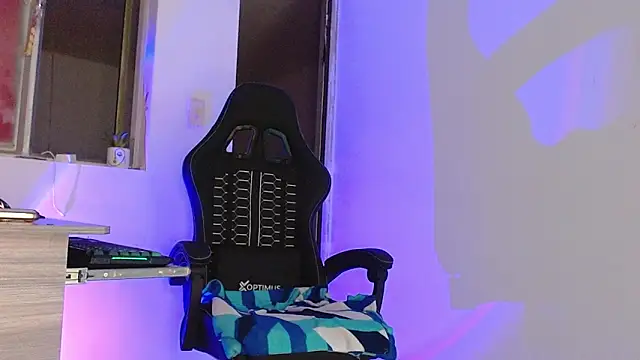 giuliana andrade online show from April 18, 7:07 pm