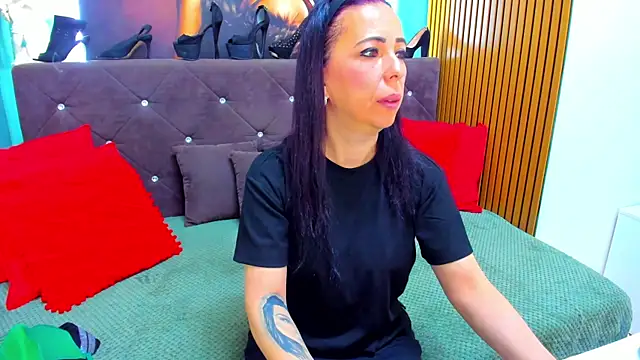 LauraSin online show from April 28, 3:21 am