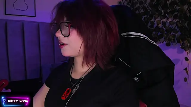 Kitty Gang online show from November 5, 2:06 am