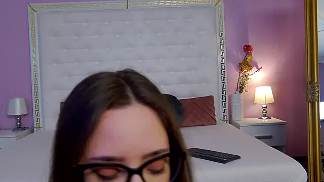 Lenna Paul online show from April 6, 4:23 am