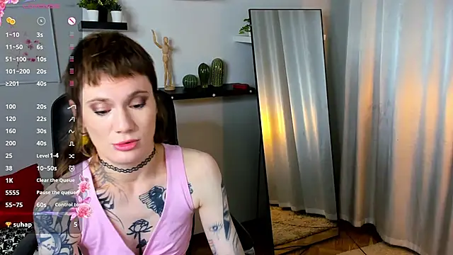Snapshot of Fog_Foggy_Love chatting on October 12, 9:17 pm Fog Foggy Love online show from October 12, 9:17 pm