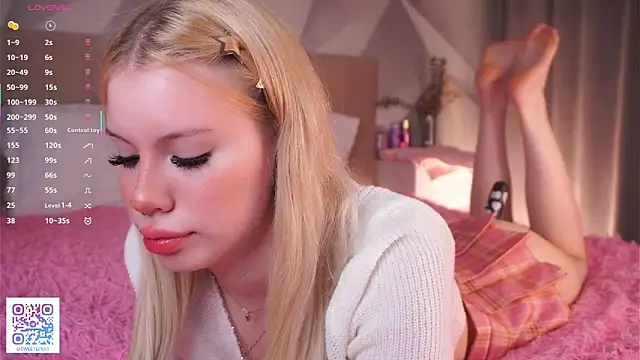 ZaraDudley online show from April 25, 7:00 pm