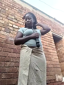 queenbboobs online show from February 26, 3:33 pm