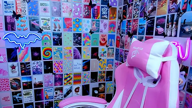 MiaMilas online show from February 24, 3:43 pm