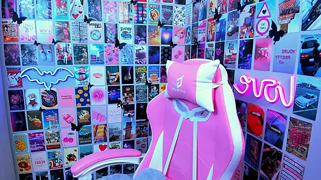 MiaMilas online show from October 6, 9:04 am