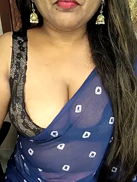 Snapshot of honey-sexy chatting on October 22, 4:12 pm honey-sexy online show from October 22, 4:12 pm