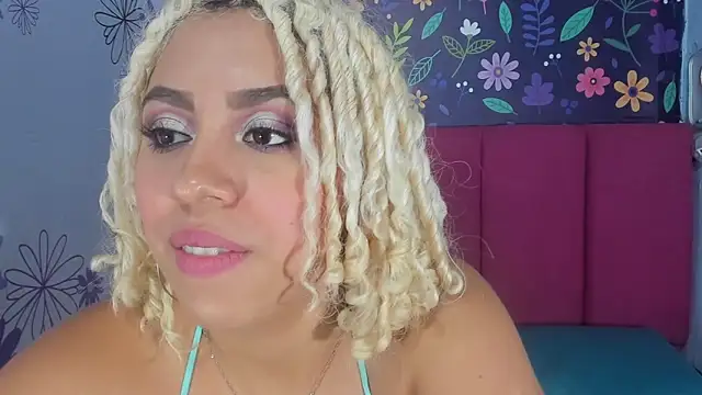 Snapshot of Lucy_White__ chatting on October 15, 8:55 pm Lucy White online show from October 15, 8:55 pm