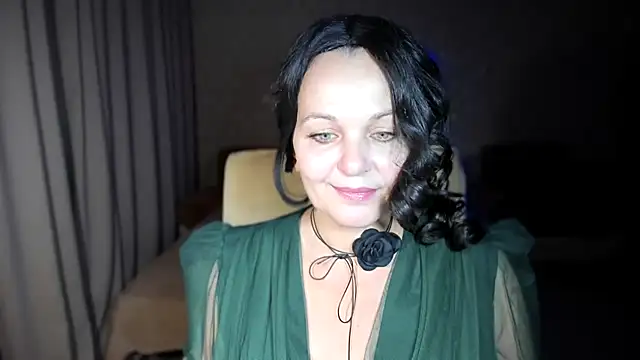 Snapshot of WitchBlueRose chatting on October 21, 5:06 pm WitchBlueRose online show from October 21, 5:06 pm