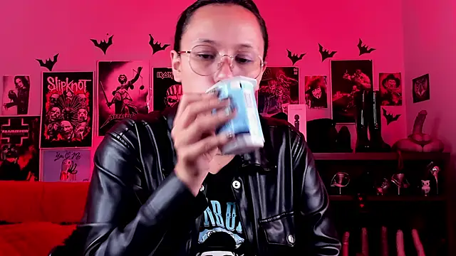 lilith-deveraux online show from April 9, 3:06 pm