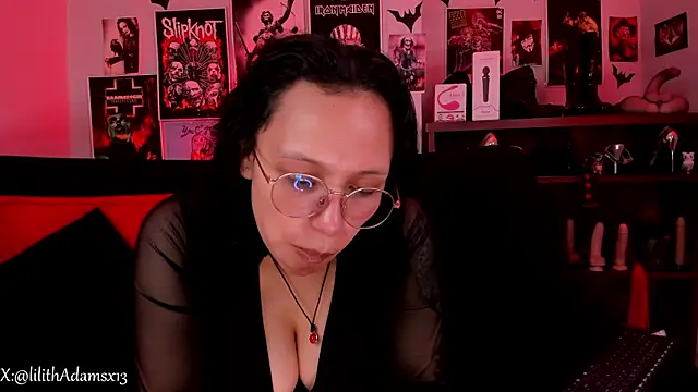 lilith-deveraux online show from April 23, 3:25 pm