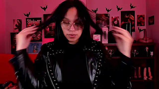 lilith-deveraux online show from April 24, 11:18 pm