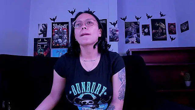 lilith-deveraux online show from June 5, 3:18 pm