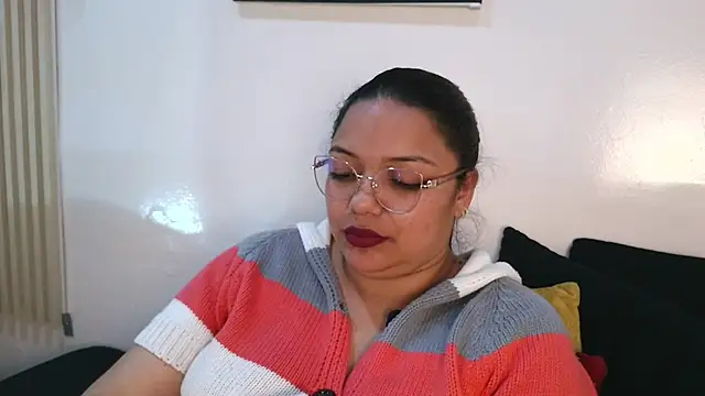 virtual charm online show from January 31, 7:11 pm