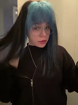 MaddisonHaas online show from April 2, 5:21 pm