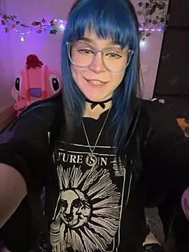 MaddisonHaas online show from April 24, 2:09 pm