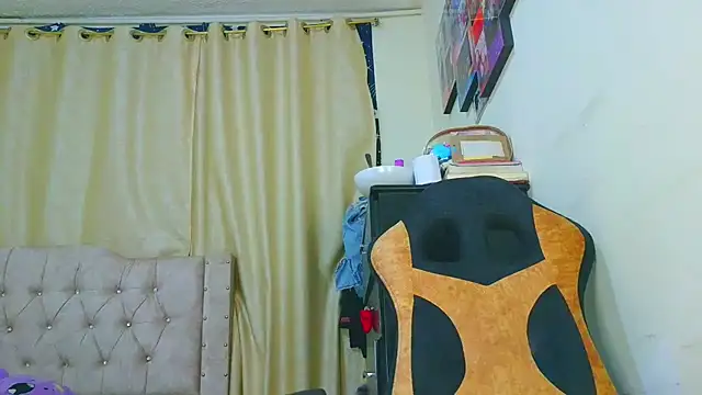 Samary thomas online show from April 2, 1:47 am