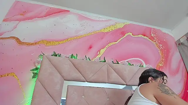 Taylor  cooper online show from April 23, 6:32 pm