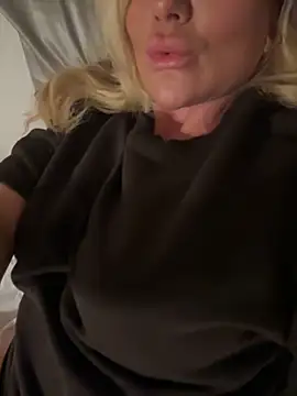 TheCumSlutBarbie online show from September 15, 9:11 pm