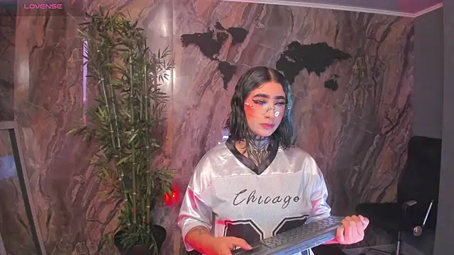 Alahia Dangelo online show from April 25, 2:14 pm