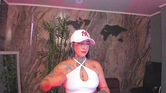 Alahia Dangelo online show from April 7, 5:26 pm