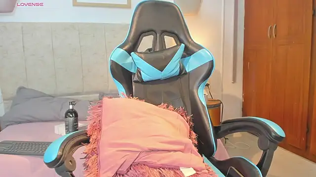  maria foxx  online show from April 21, 4:58 pm