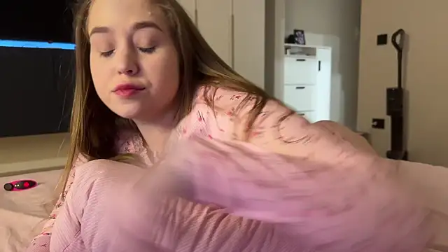 endlesssoffi online show from April 24, 7:16 pm