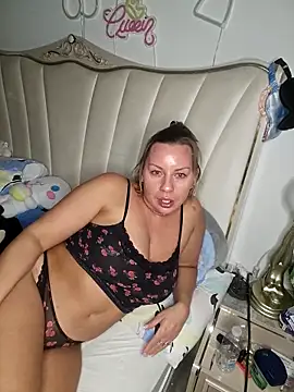 Sparkle2206 online show from April 17, 9:17 pm