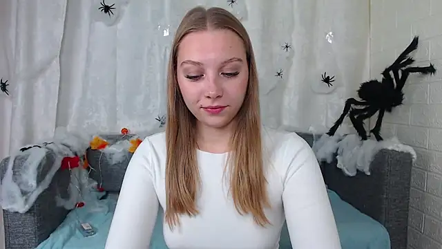 bellaa love  online show from October 9, 12:48 am