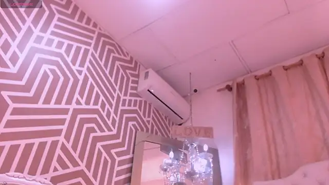 SashaDurante online show from April 28, 11:58 am