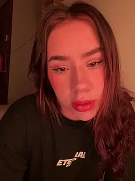 Im Valen Cute online show from February 4, 11:30 pm